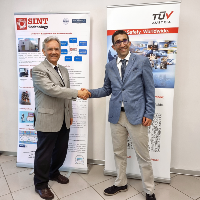 In Italien und auf der ganzen Welt: TÜV AUSTRIA erwirbt Mehrheitsbeteiligung an SINT TECHNOLOGY: SINT Tech GF Emilio Valentini (l) und TÜV AUSTRIA Italia GF Crescenzo Di Fratta (C) TÜV AUSTRIA